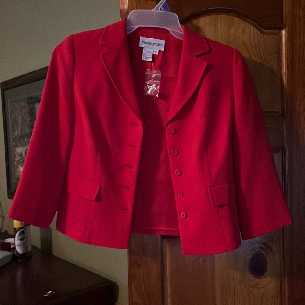 Ladies petite red blazer by Bloomingdale’s Sz 6P NWOT